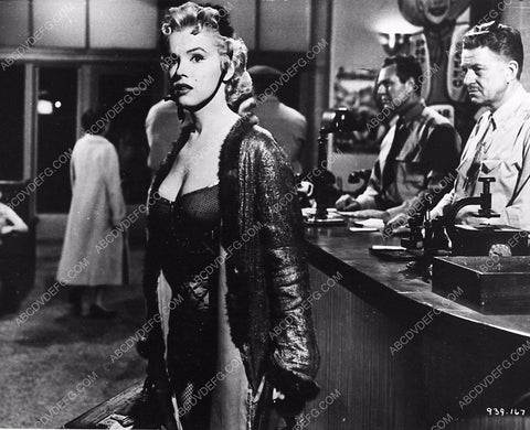 beautiful Marilyn Monroe unknown film scene 584-29