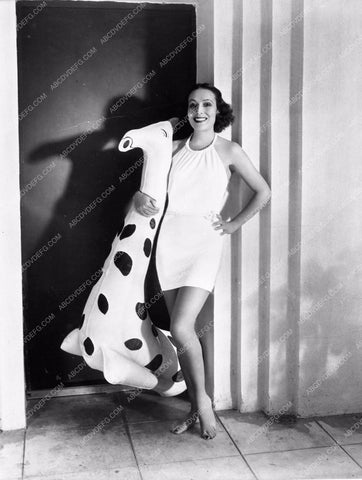 beautiful Dolores del Rio in swimsuit with floating giraff 590-15