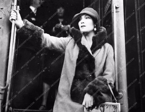 candid Dolores Del Rio getting off a train 593-32
