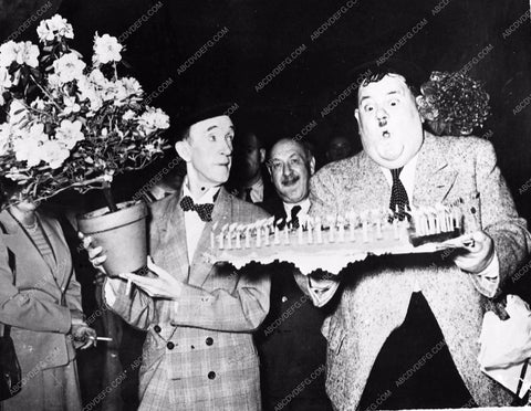 candid Oliver Hardy Stan Laurel Birthday Cake party 667-08