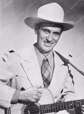portrait Ernest Tub with guitar 683-06