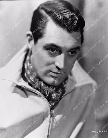 Cary Grant handsome in zip-up fashion 711-04