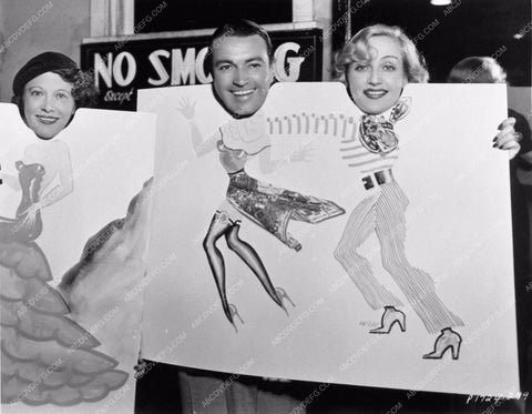 Carole Lombard Ruth Chatterton goofing off having fun 712-09