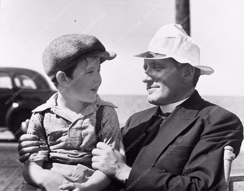candid Spencer Tracy child star Bobs Watson behind the scenes 716-03
