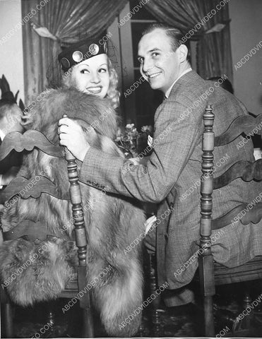 candid Betty Grable Jackie Coogan out to dinner 719-20