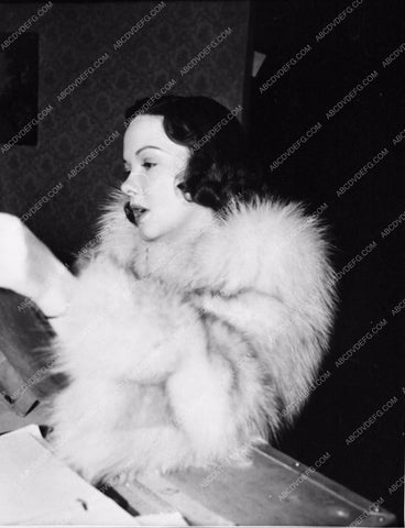 candid Kathryn Grayson between takes at MGM Studios 725-29