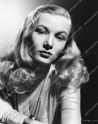 beautiful Veronica Lake portrait 745-31