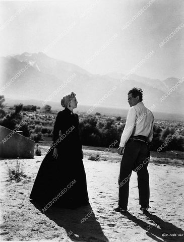 Barbara Stanwyck Glenn Ford film The Violent Men 755-34