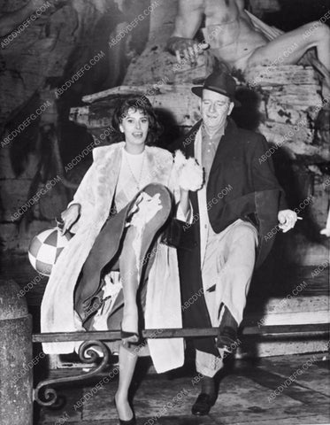 candid Sophia Loren John Wayne hollywood having fun 773-34