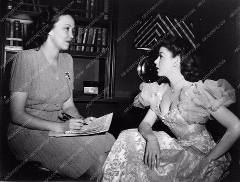 candid photo Judy Garland behind the scenes at MGM photo 835-06