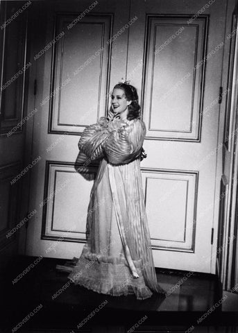 candid Norma Shearer behind the scenes Marie Antoinette 853-11