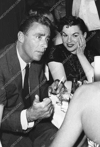 candid Peter Lawford w Judy Garland 883-12