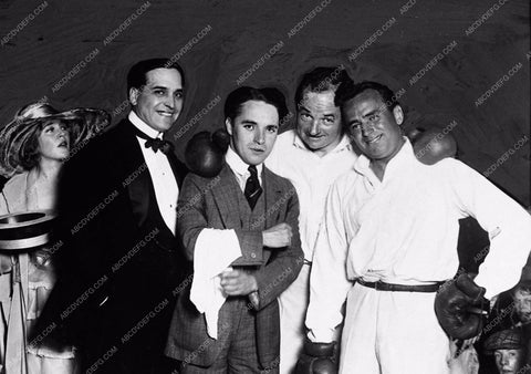 Charles Chaplin Lawrence Tibbett MGM 919-10