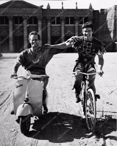 Charlton Heston Jack Hawkins behind the scenes Ben-Hur 946-13