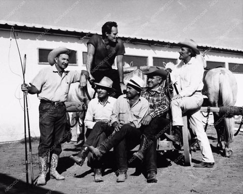 Charlton Heston and crew behind the scenes film Ben-Hur 946-14