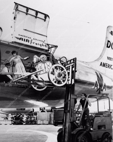 Charlton Heston overseeing chariot delivery American Airlines Ben-Hur 946-22