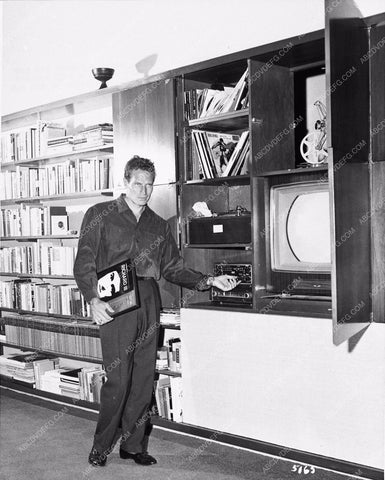 Charlton Heston by stereo at home 954-03