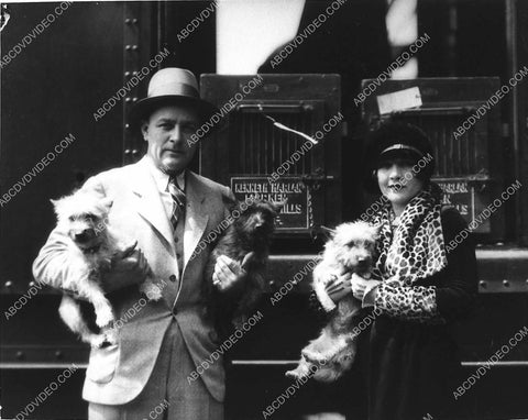 candid Kenneth Harlan Marie Prevost and their scottie terrier dogs 970-19