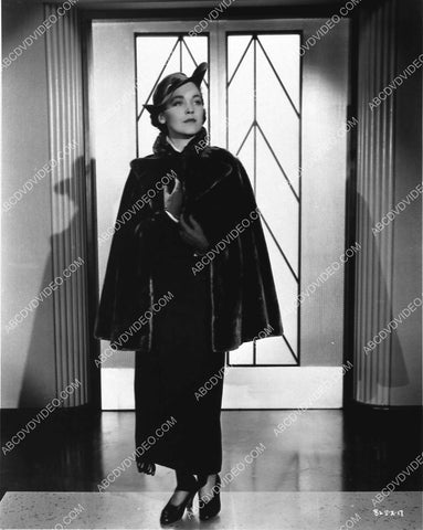 Maureen O'Sullivan full length fashion portrait 987-26