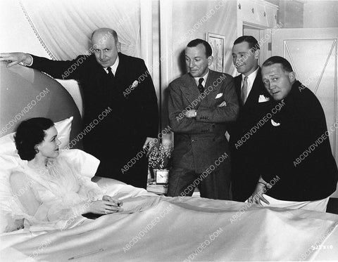 Maureen O'Sullivan Herbert Marshall director Edmund Goulding on set film The Flame Within 988-20