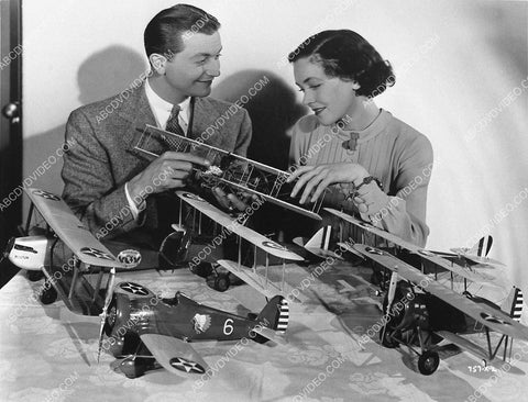 Robert Young Maureen O'Sullivan and bunch of cool model airplanes 988-24