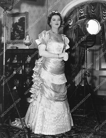Myrna Loy on set film Parnell 1026-23