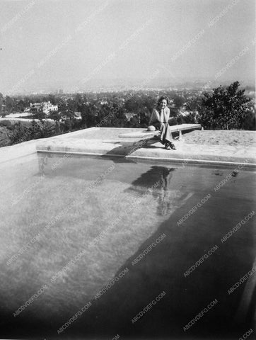candid Hollywood Eleanor Boardman at home 10407-25