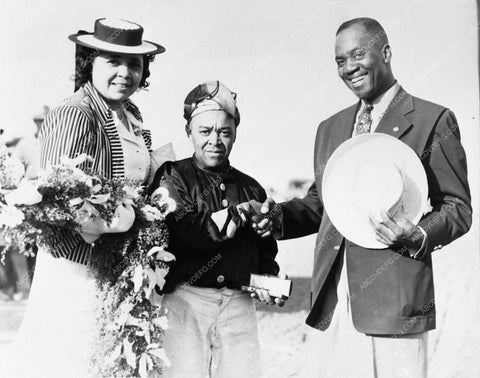 Bill Bojangles Robinson candid photo with jockey? 1062-04