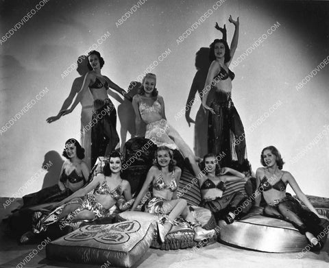 beautiful Betty Grable in sexy harem girl outfit w all other harem girls 1076-30