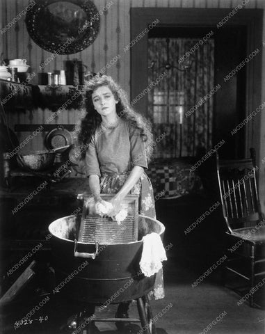 Mary Philbin silent film Fool's Highway 10770-27