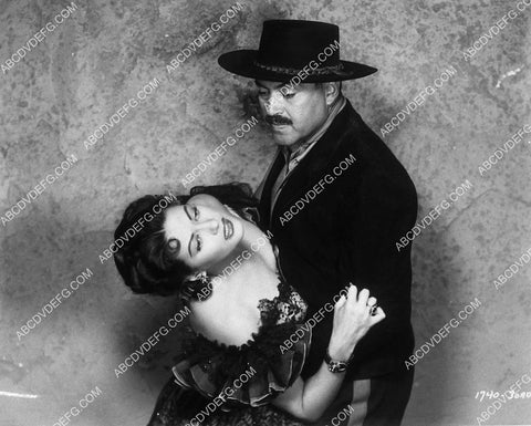 Yvonne de Carlo Pedro Armendariz film Border River 10771-08