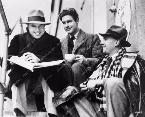 candid photo King Vidor Ralph Richardson Robert Donat behind the scenes 1098-13