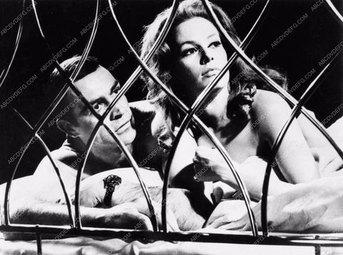 Thunderball Sean Connery Luciana Paluzzi bedroom scene 1180-23