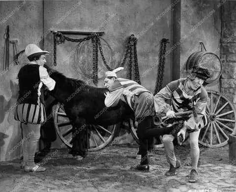 Moe Howard Shemp Larry Fine Fiddler's Three Stogges short subject 1180-30