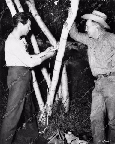 candid Robert Taylor behind the scenes The Last Hunt 1197-18