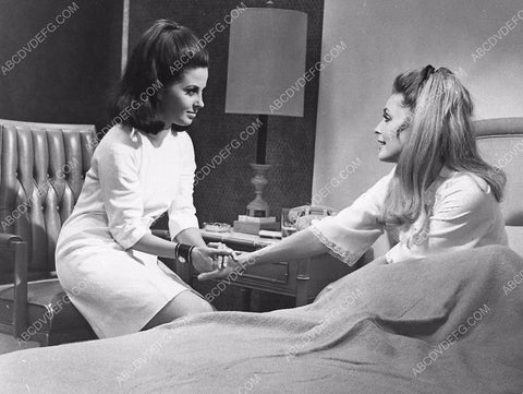 Barbara Parkins Sharon Tate film The Valley of the Dolls 1209-26