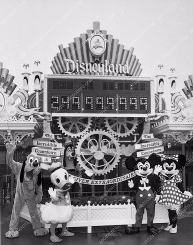 Disneyland customer ticker waiting for quarter billionth 11246-22
