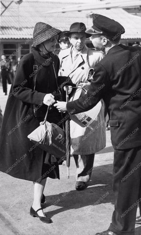 unpublished candid of Greta Garbo and her Pan-Am bag traveling 1220-29