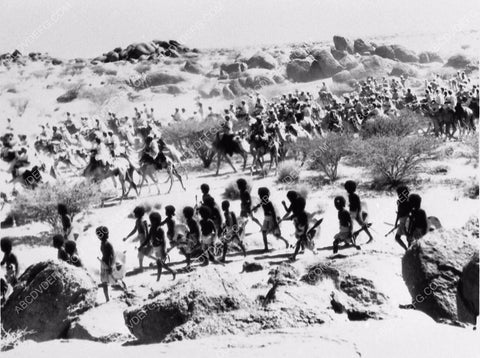 the caravan crossing the desert film The Four Feathers 1248-08