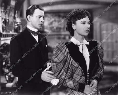 Ralph Richardson June Duprez film The Four Feathers 1248-10