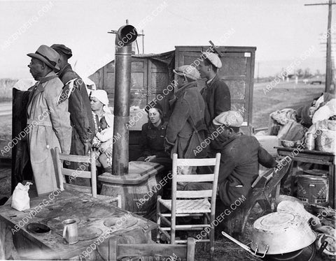 depression era sharecroppers by the stove 1293-16