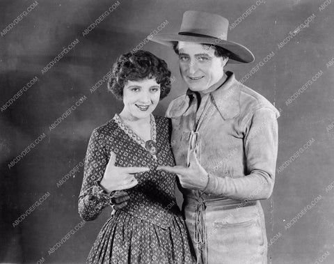 Lois Wilson J.W. Kerrigan silent film The Covered Wagon 1294-01