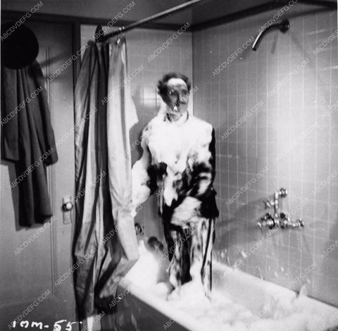 Groucho Marx in the bathtub from Double Dynamite 1312-20