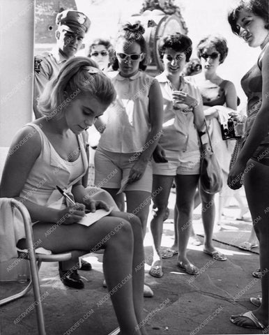 candid photo Ann-Margret signing autographs for fans set of Viva Las Vegas 1318-10
