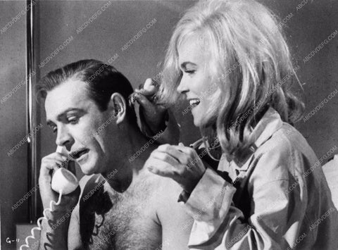 Shirley Eaton Sean Connery James Bond film Goldfinger 1318-20
