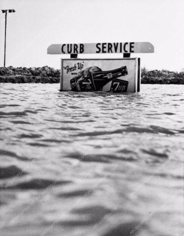 disaster Soiux Falls, South Dakota flood with 7-up billboard 1328-20