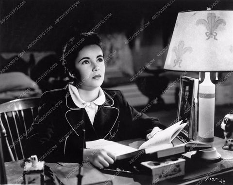 portrait Elizabeth Taylor from MGM film Cynthia 1358-09