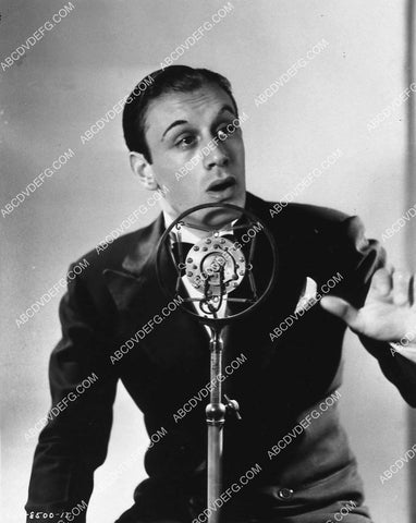 Russ Columbo at spring mounted microphone 1368-03