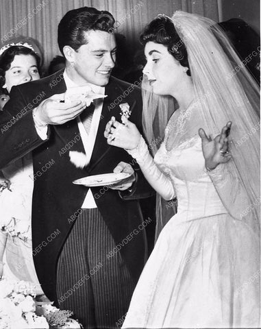 candid Elizabeth Taylor Nicky Conrad Hilton wedding day 1482-30