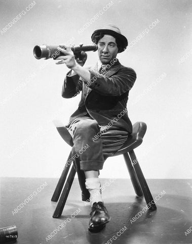 Chico Marx looking through the spy glass 1533-02